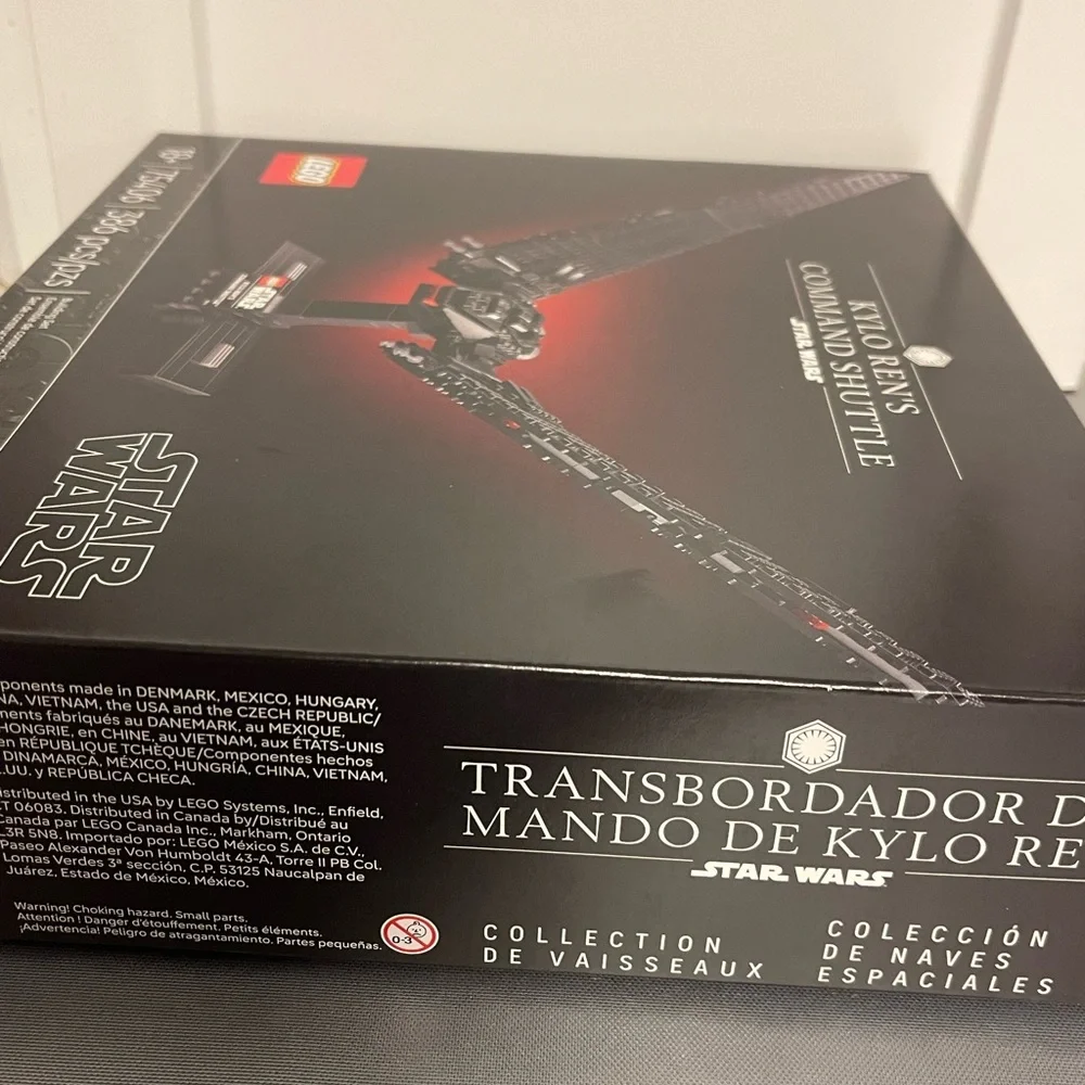 LEGO Star Wars Kylo Ren's Command Shuttle - (75406) 386 Pieces 18+ NIB Sealed